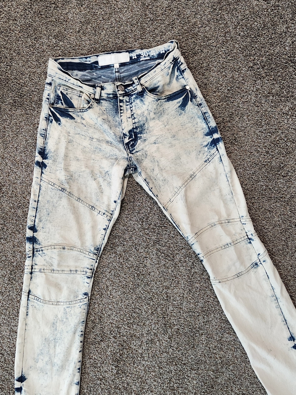 Reason Light Wash Tie-Dye Jeans in Cream and Navy